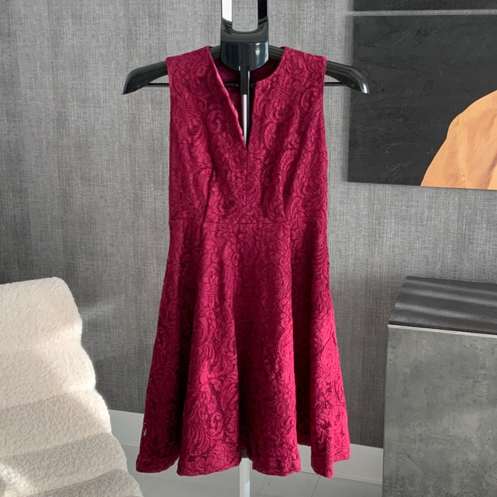 Burberry Burgundy Sleevless Lace  Mini Dress XS